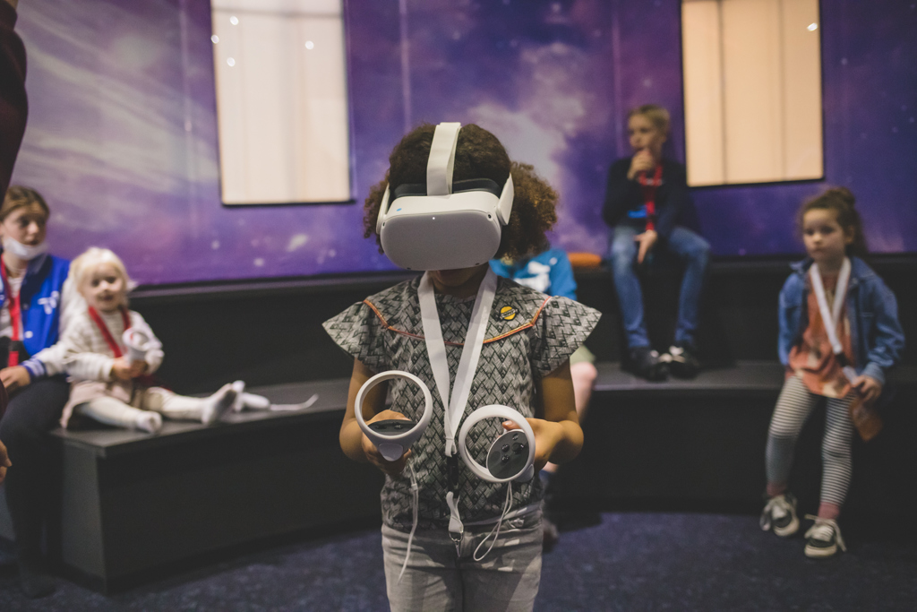 tmh-13-11-43.jpg tmh-13-11-43.jpg