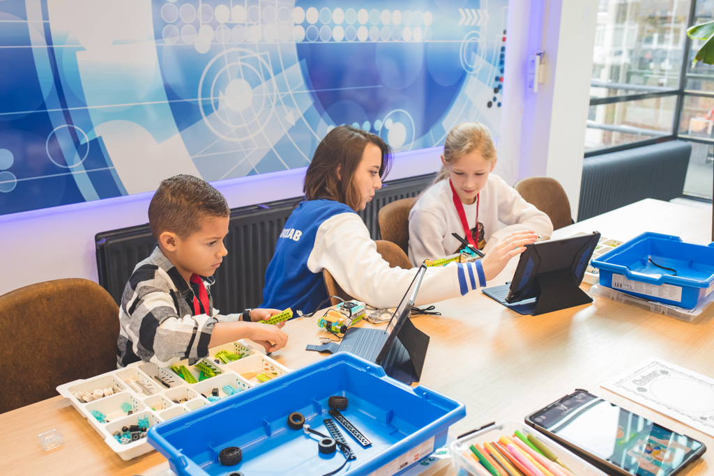 tmh-13-11-65.jpg tmh-13-11-65.jpg