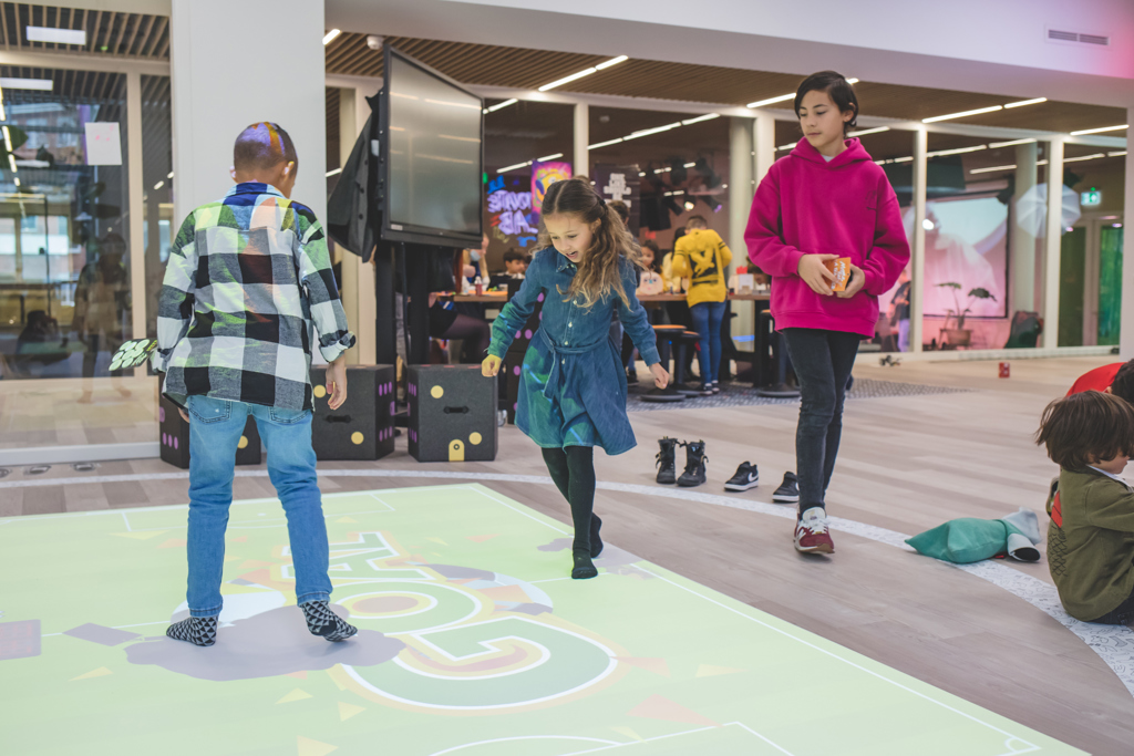 tmh-13-11-76.jpg tmh-13-11-76.jpg