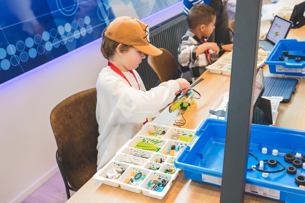 55_aan_de_slag_innovatielab_2324.jpg 55_aan_de_slag_innovatielab_2324.jpg